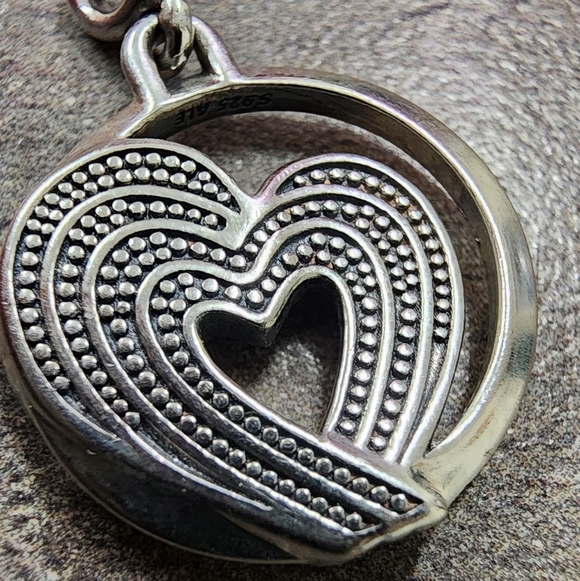Pandora ME Rainbow Heart of Freedom Medallion - Picture 4 of 6